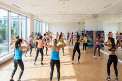 7 Top Gyms with Dance Rooms for a More Energetic Workout